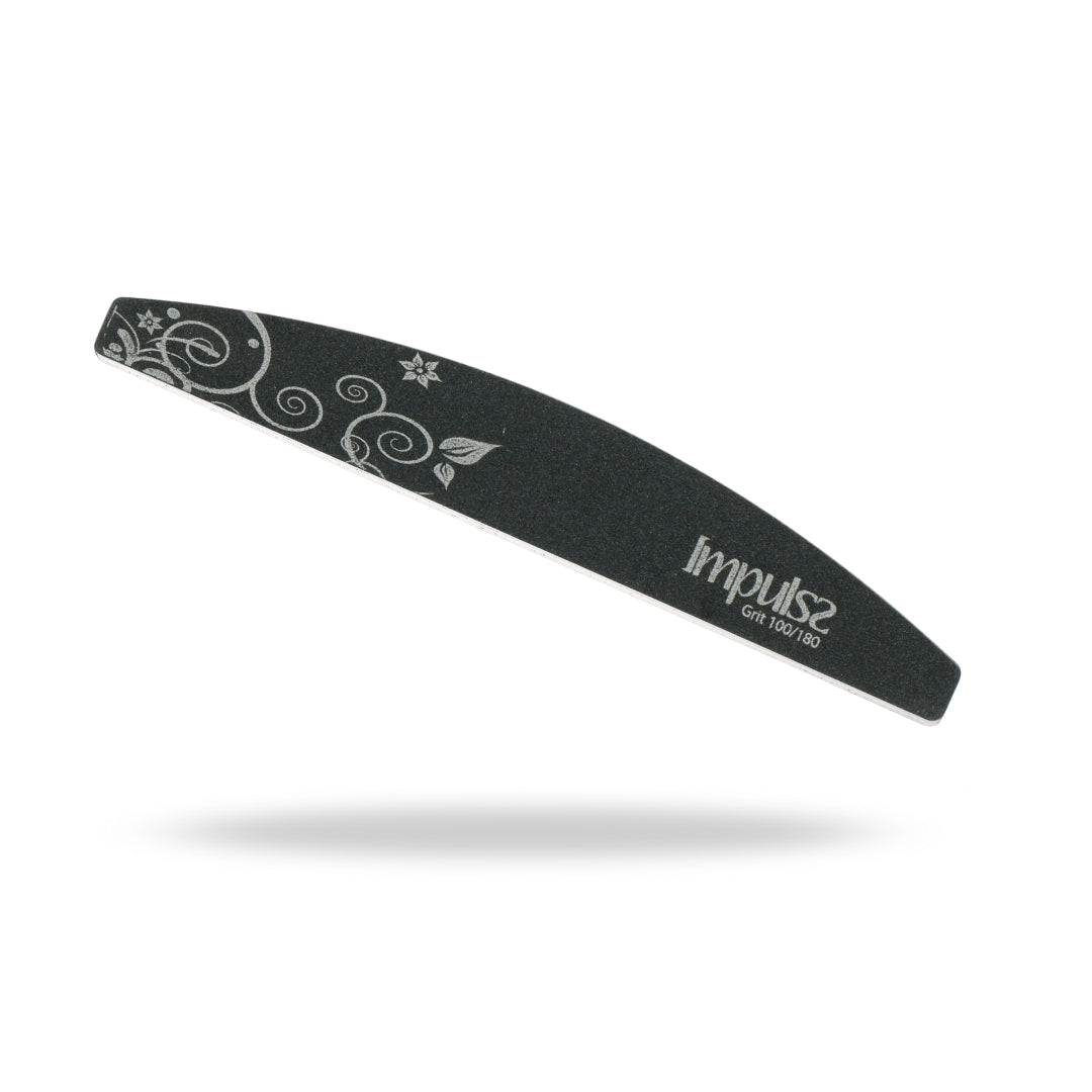 Salon Nail Vijl 100-180 van Impulss, een zwarte, gebogen vijl met een decoratief patroon. Perfect voor nagelverzorging.