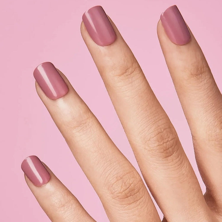 imPRESS Color - Petal Pink, nagels in een zachte roze tint, perfect voor een stijlvolle manicure.
