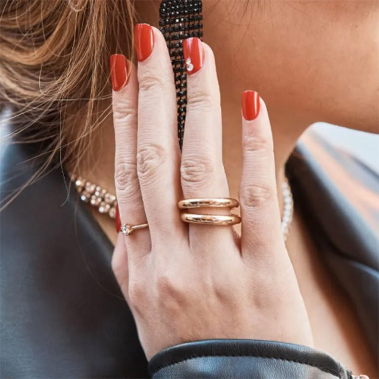 imPRESS Flash Mob: heldere rode nagels in een stijlvolle verpakking, perfect voor een trendy manicure.