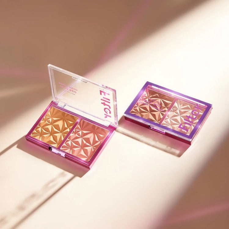 Filter Finish Face Duo in een paarse verpakking met twee facetten: een bronzer en een highlighter. Perfect voor een strale...