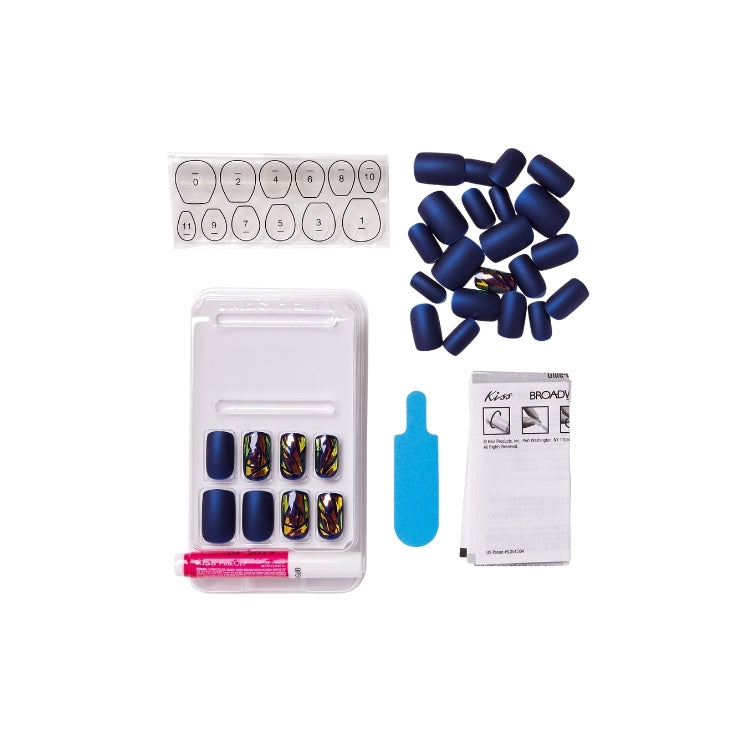 Glam Fantasy Nails - Tan Lines, set met donkerblauwe nagels en kleurrijke designs, inclusief applicatiemateriaal.
