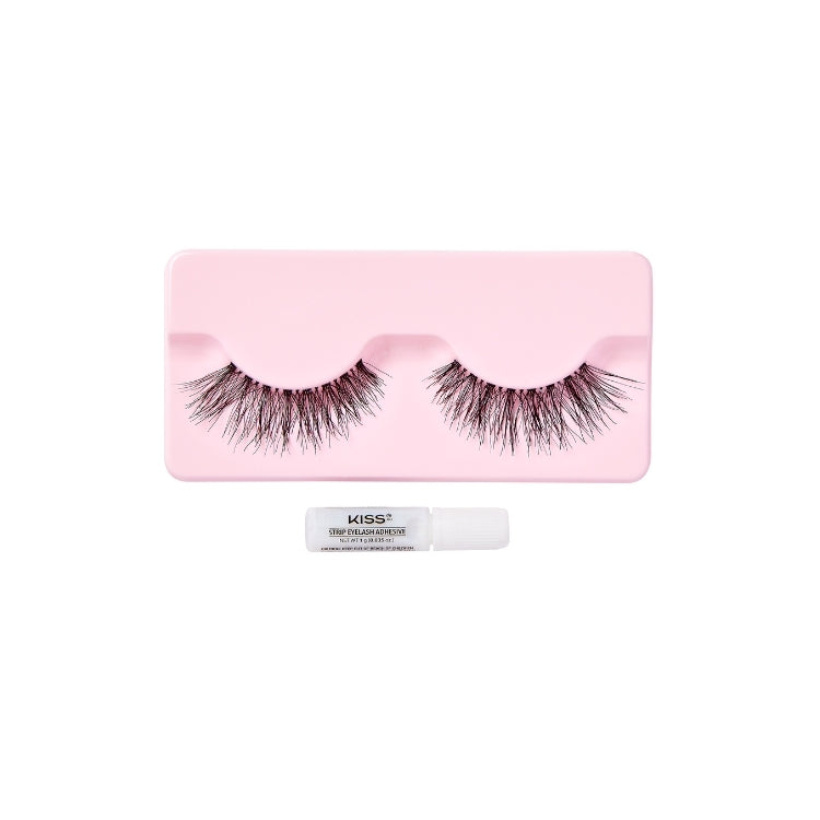 Kunstwimpers Natural - Stunning in een roze verpakking met lange, volle wimpers en een bijgeleverd lijmpje.