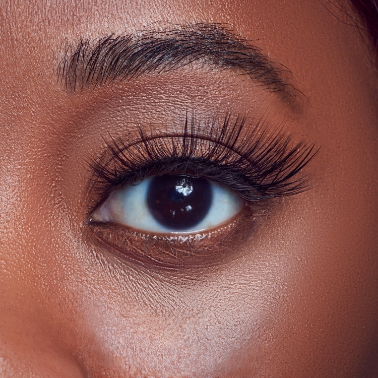 Kunstwimper Mink - Glamorous, lange zwarte wimpers voor een dramatische look, perfect voor elke gelegenheid.