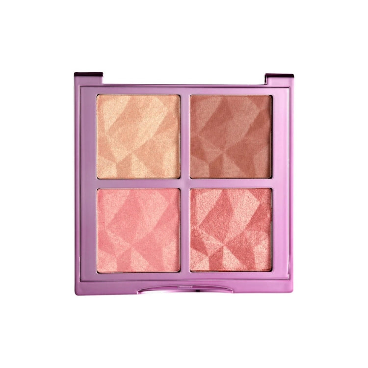 Filter Finish Face Palette in een vierkante, paarse verpakking met vier facetten van highlighter en blush.