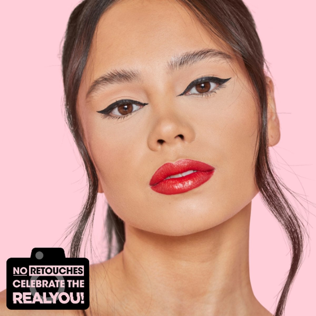 Fast Stroke Eyeliner - Brown in een slanke verpakking, perfect voor een nauwkeurige en opvallende eyelinerlook.