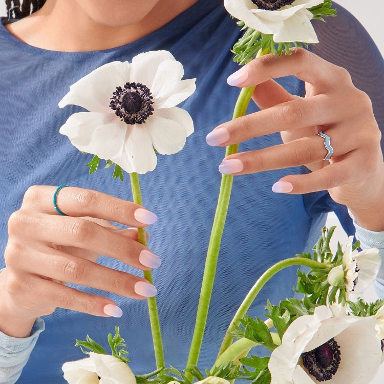 imPRESS Color Nails - Friendzone, lichtpaarse nagels in een elegante verpakking, perfect voor een frisse look.