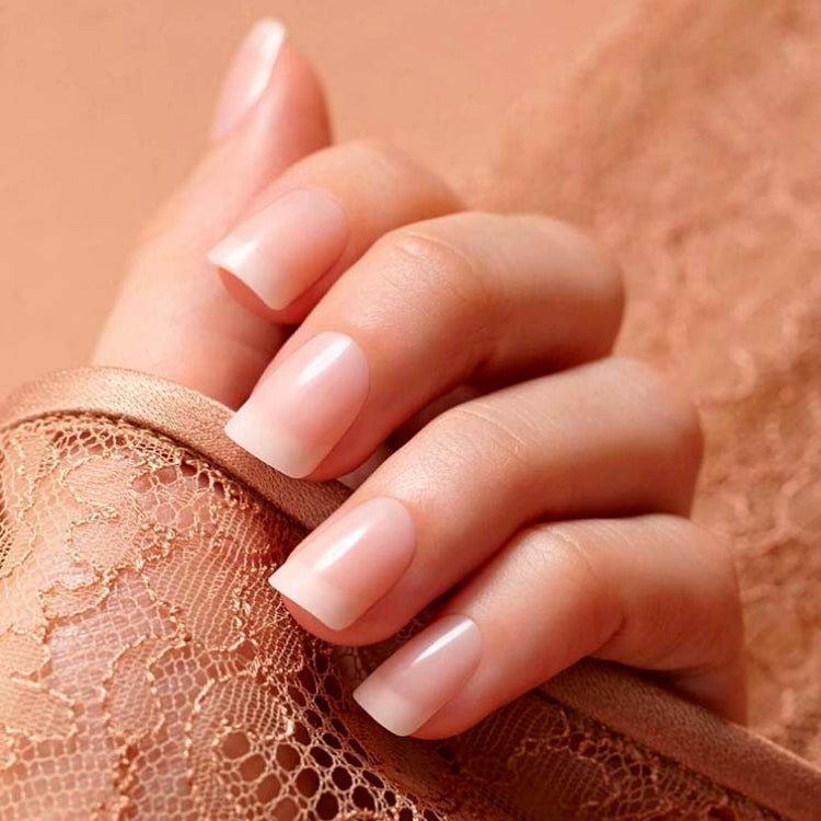 Nude Nails - Breathtaking, natuurlijk ogende nagels in een zachte nude tint, perfect voor een elegante uitstraling.