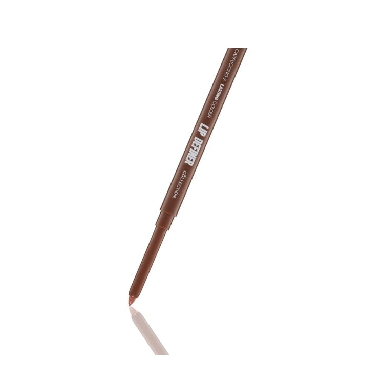 Lip Definer in een bruine tint, slanke penvormige verpakking voor nauwkeurige lipcontour.