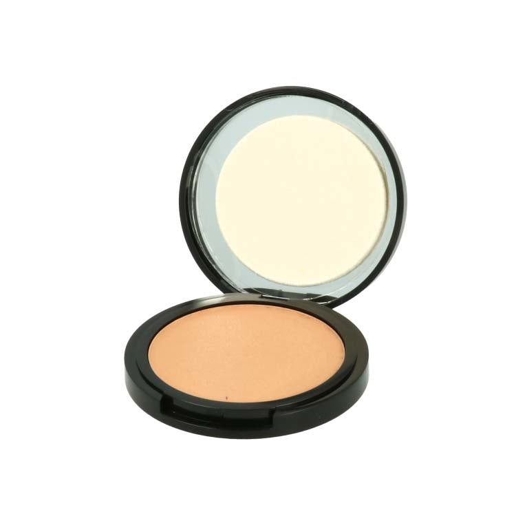 Crème to Powder Foundation - C2P06 in een zwarte verpakking met een lichte, natuurlijke tint. Perfect voor een matte finish.