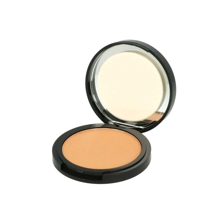 Crème to Powder Foundation C2P10 in een zwarte verpakking met een warme, lichte tint poeder.