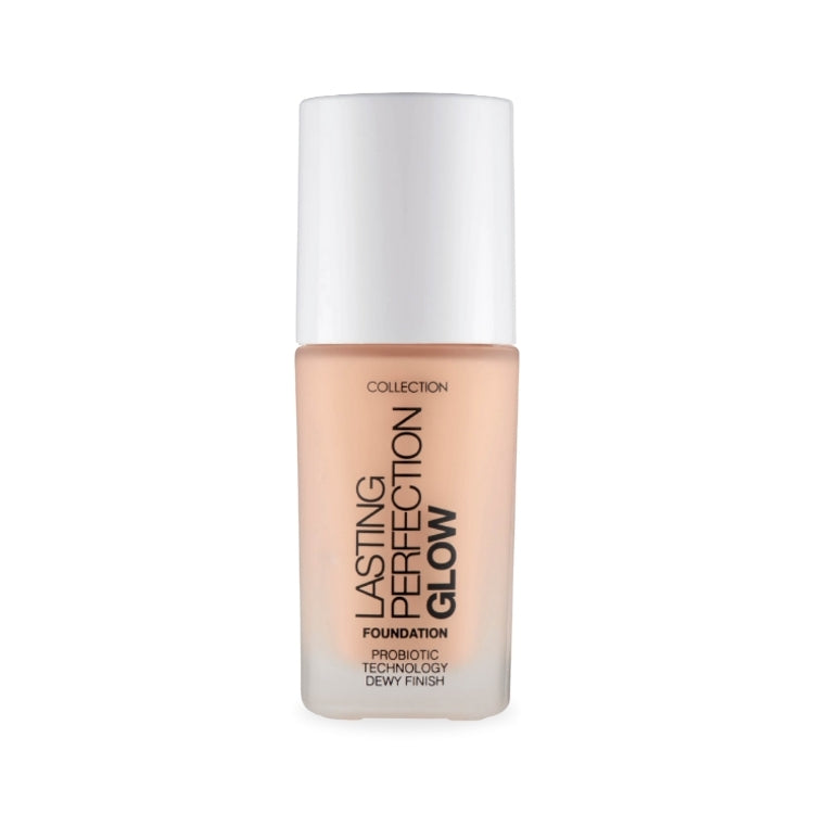 Lasting Perfection Glow Foundation in een transparante fles met een witte dop, biedt een stralende, dewy finish.